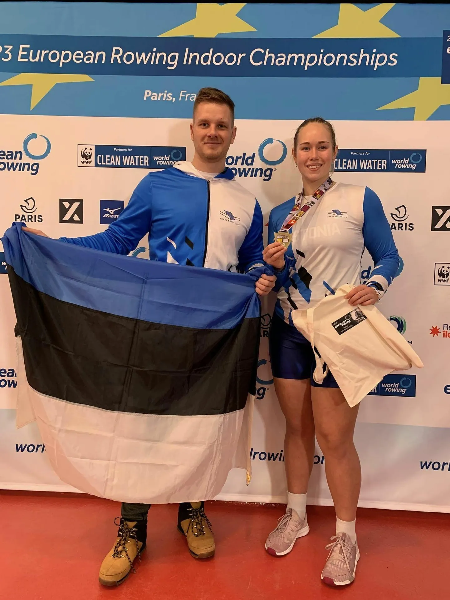 Värskelt Euroopa meistriks kroonitud Doris Meinbek koos treener Robert Jürimaaga