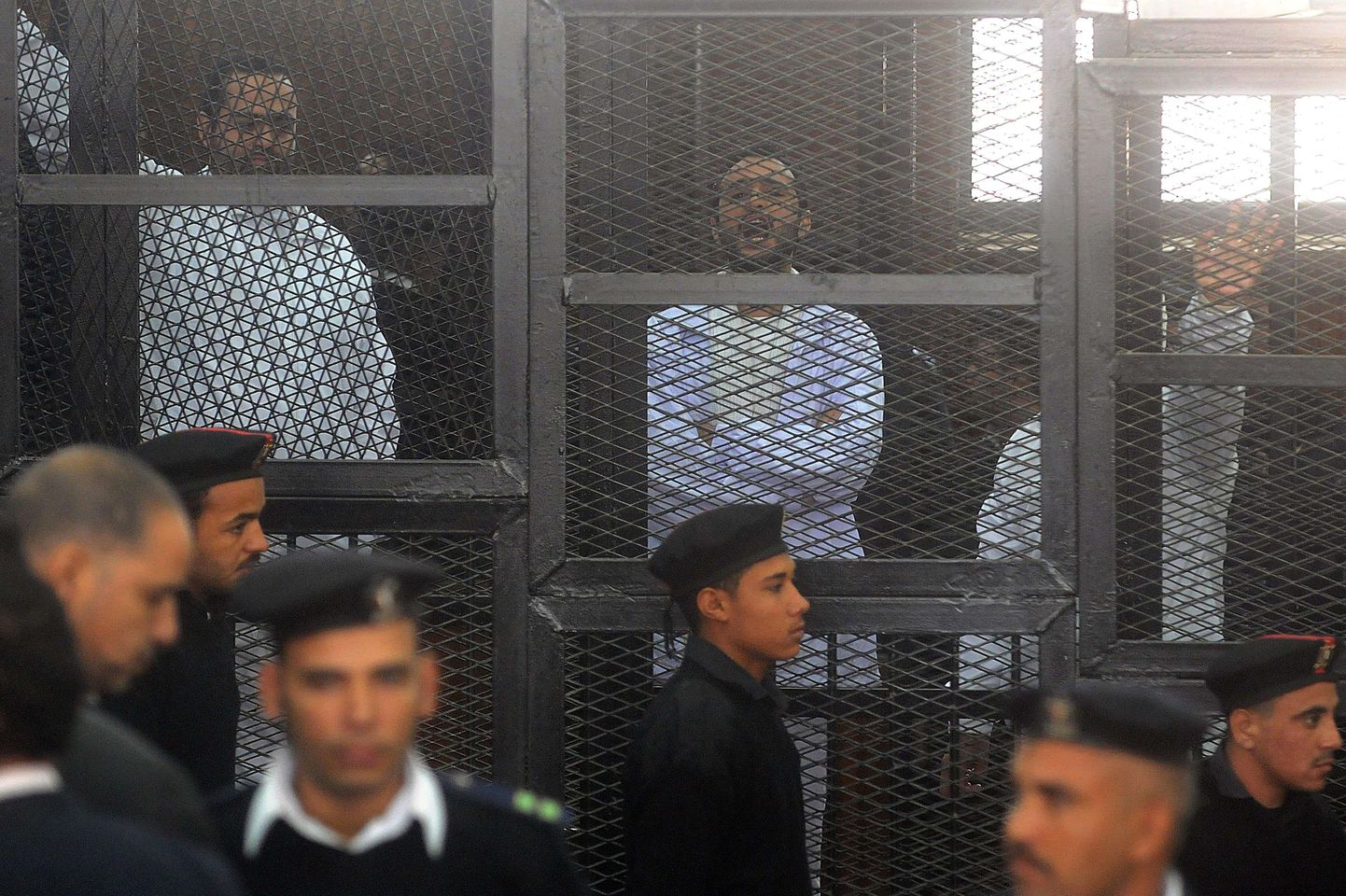 Demokraatiameelsed aktivistid (vasakult)Mohamed Adel, Ahmed Douma ja Ahmed Maher mõisteti vangi.