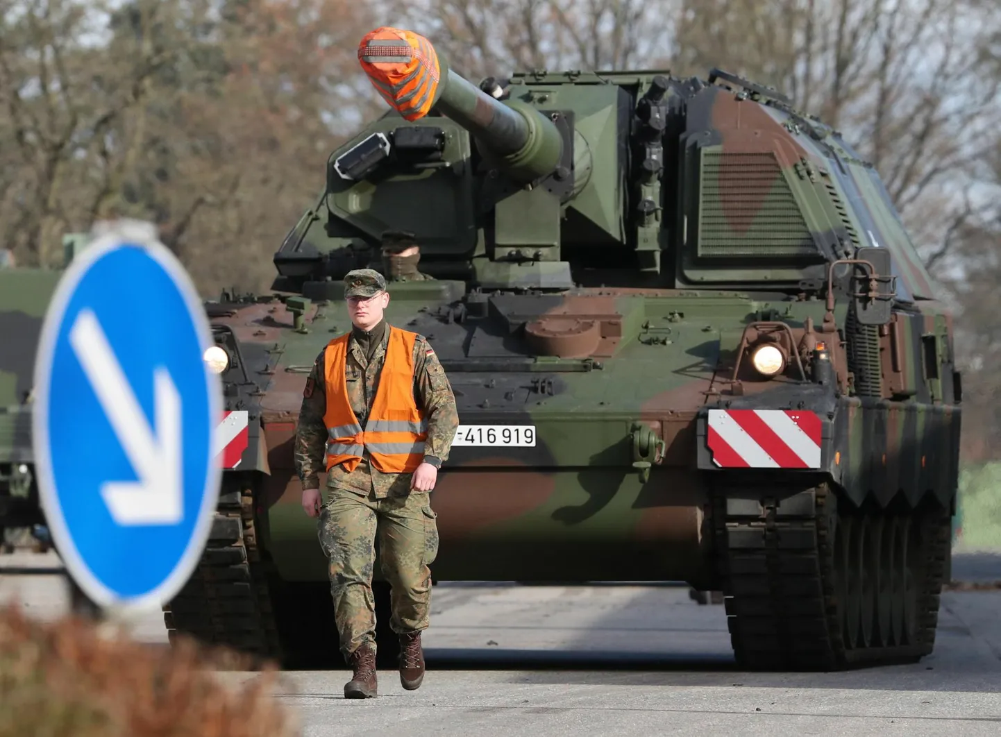 Iseliikuv haubits PzH 2000 Põhja-Saksamaal Hindenburgis. Sama tüüpi haubitsaid on Leedu ostnud Saksamaalt ja neid on endale palunud ka Ukraina.