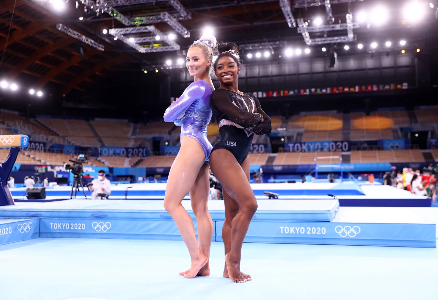 Mykayla Skinner ja Simone Biles Tokyo olümpial.