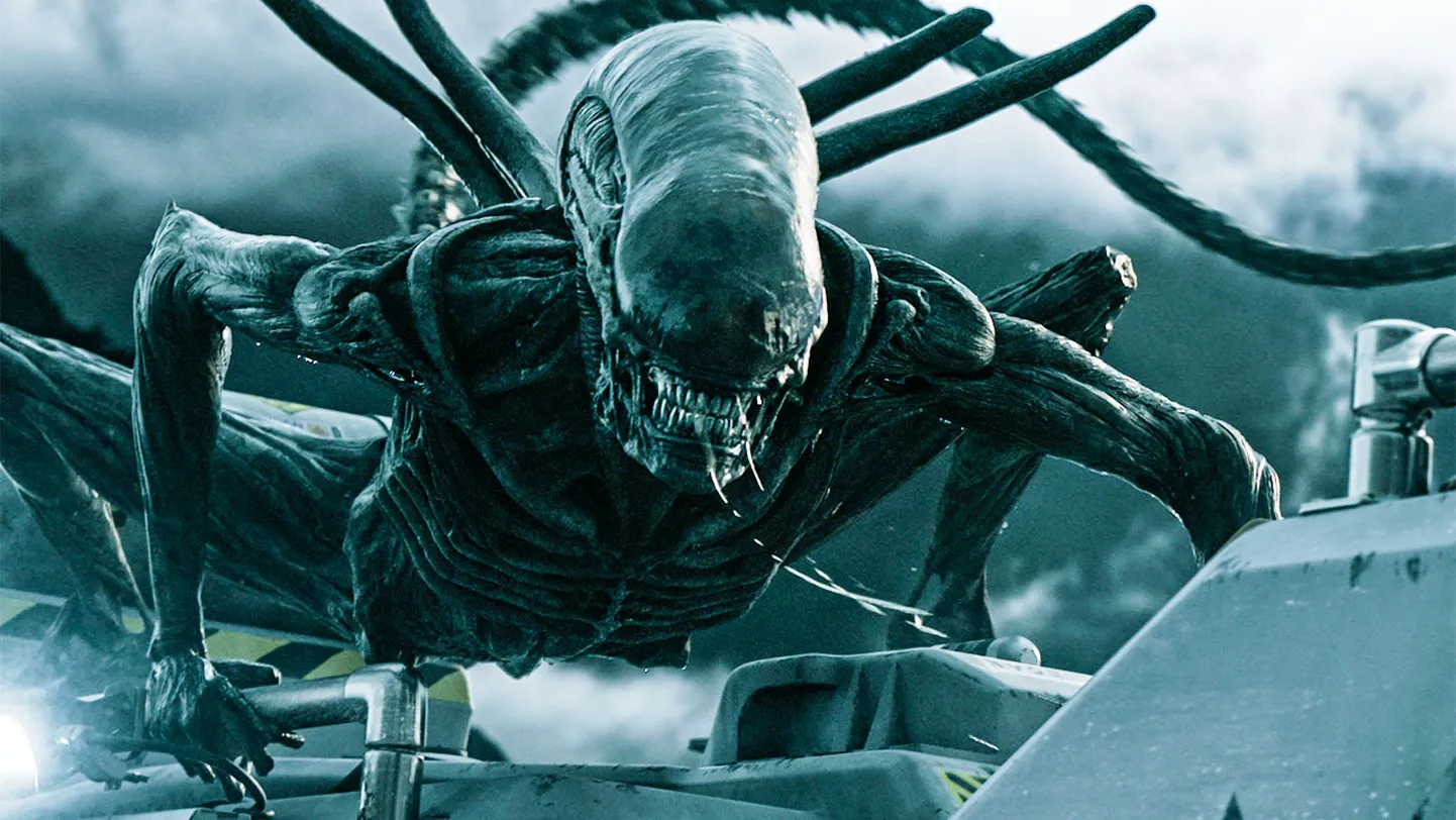 Ridley Scott on lavastanud kolm «Tulnuka» filmi, millest uusim on «Tulnukas: Covenant». Siis anti teatepulk üle Fede Alvarezile filmiga «Tulnukas: Romulus» ning tänavu ilmub telesari, kus ilastav limard Maale saabub.