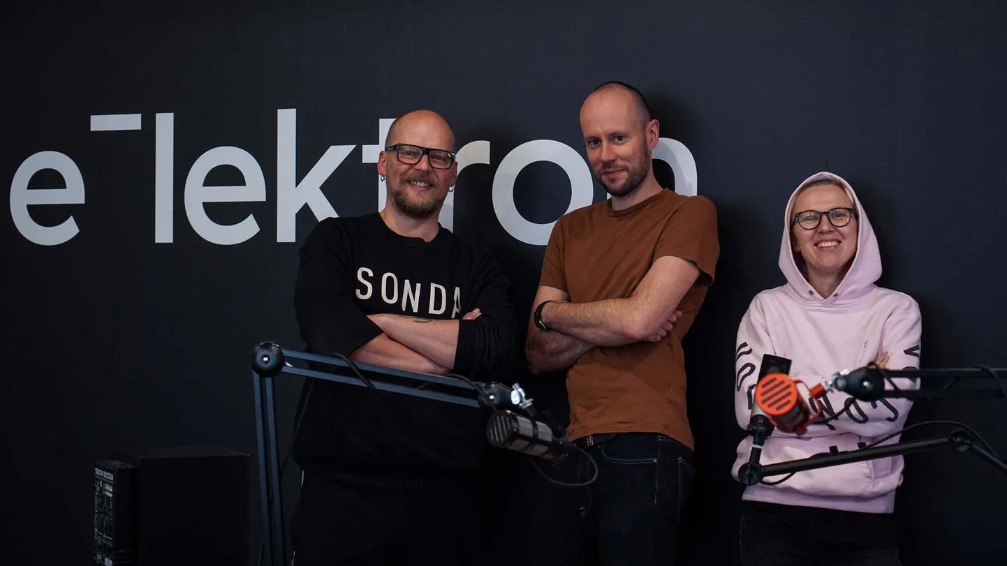 Etenduskunsti platvorm eˉlektron taskuhäälingu autorid.