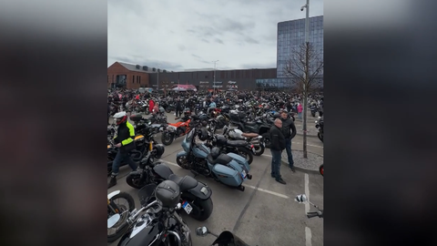 VIDEO ⟩ Bez starpgadījumiem norisinājies motosezonas atklāšanas brauciens