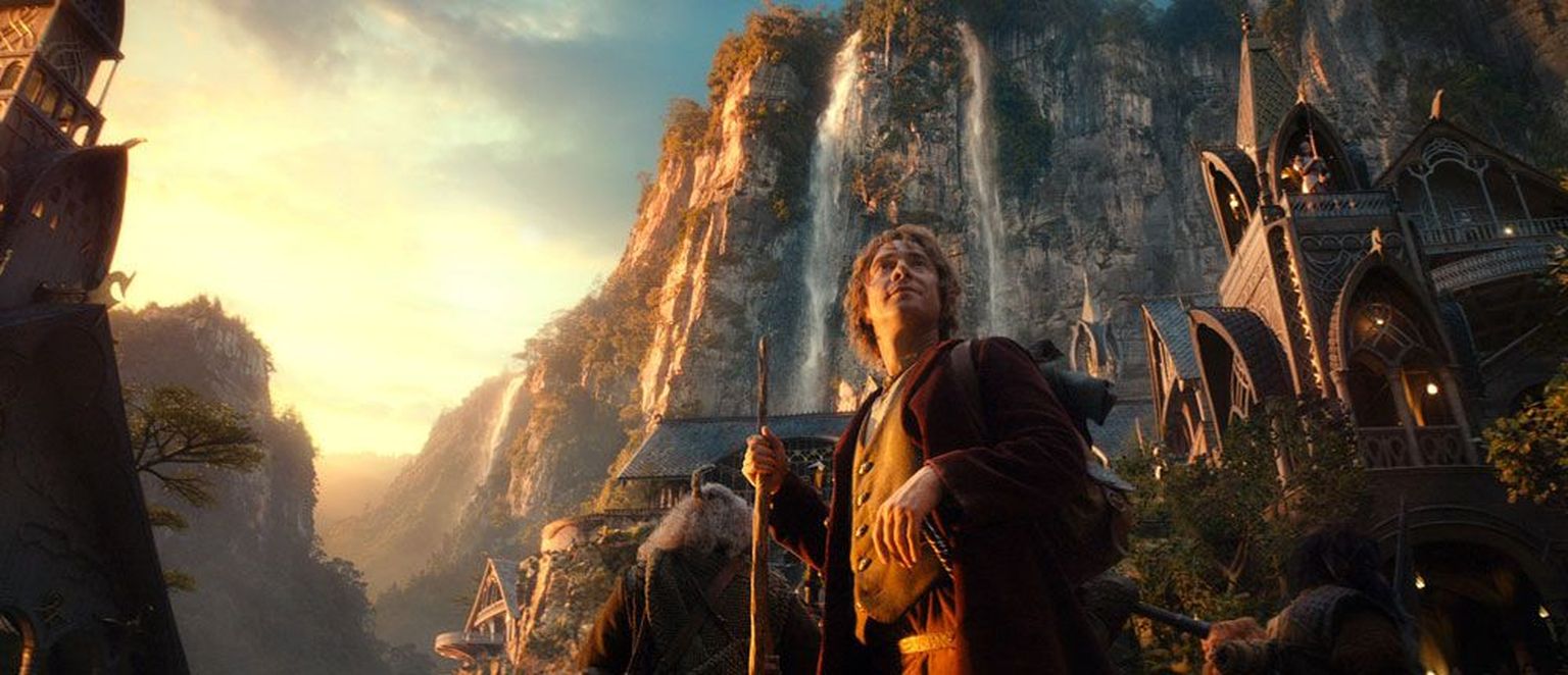 Bilbo Baggins (Martin Freeman) unistas kääbikupoisikesepõlvest saadik haldjaid näha. Peter Jacksoni nägemus haldjamaailmast sarnaneb Disneylandiga.