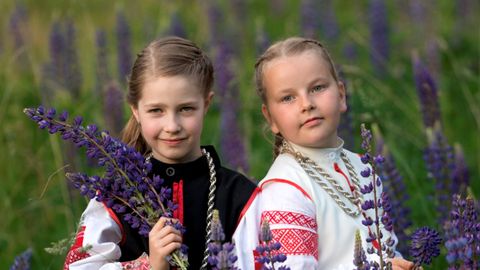 GALERII ⟩ «Setomaa on väike, aga põhjatu aardelaegas!» Meeleolukas raamatuesitlus tõi seto kultuuri pealinna