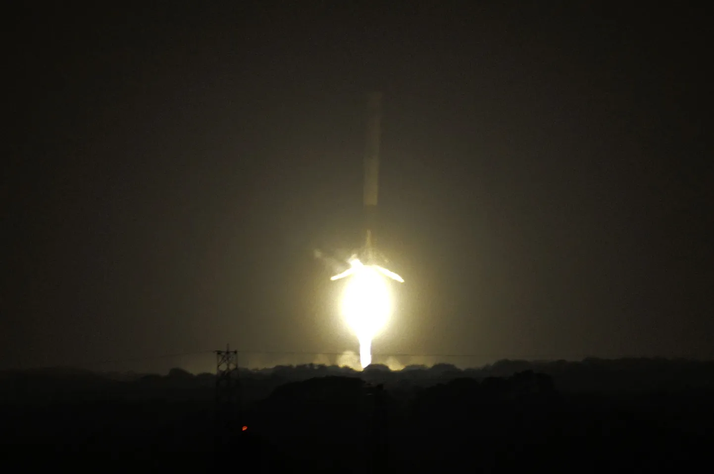 Посадка ракеты Falcon 9.