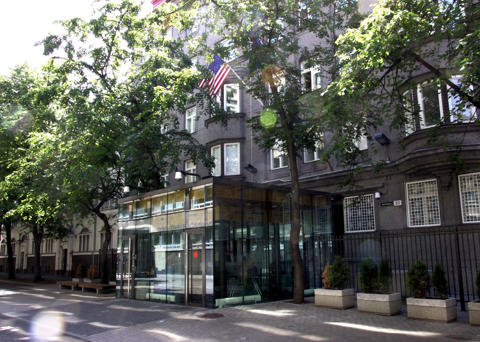 USA saatkond Tallinnas Kentmanni tänaval.