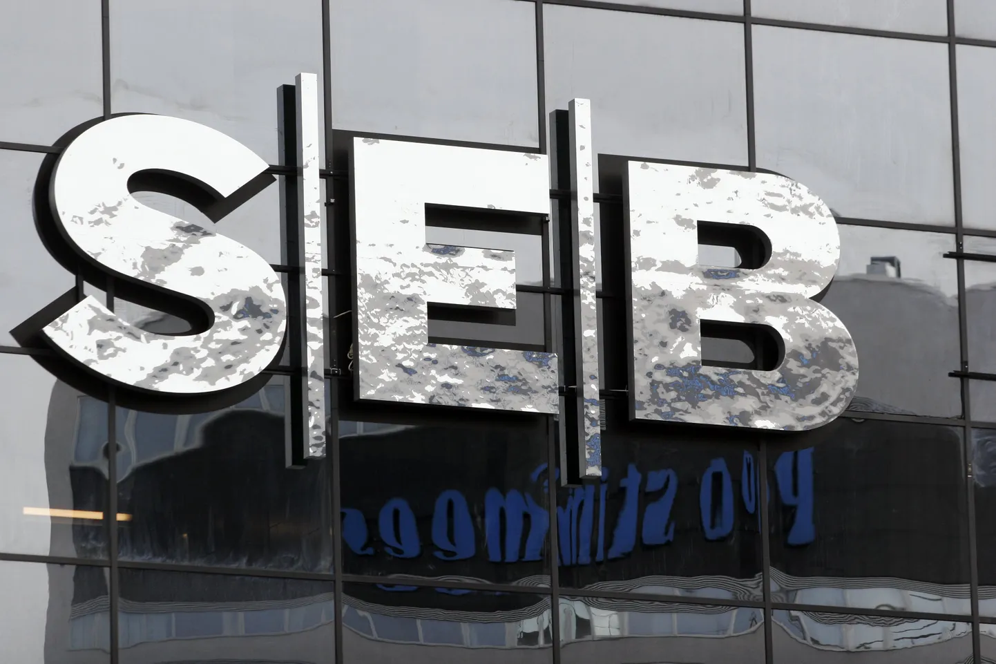 SEB.