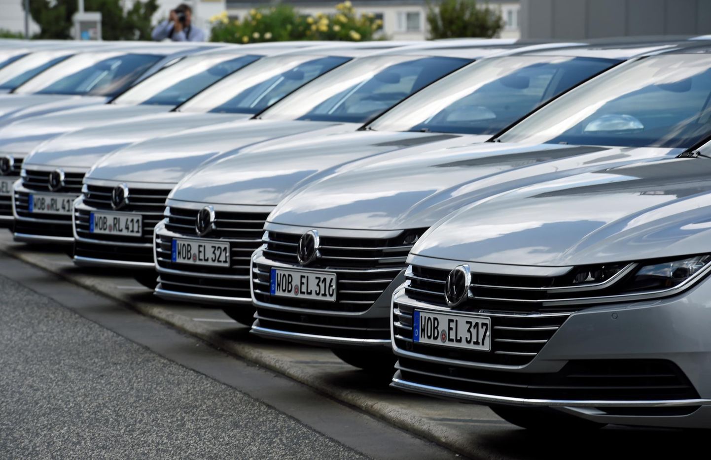 Volkswagen Arteoni müügihind on käibemaksuta 33 316,67 eurot. Fotol pole linnapeale valitud sõidukit.