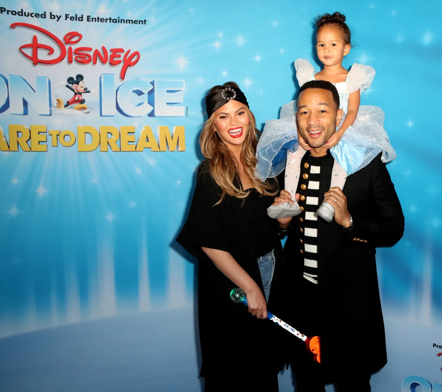 Chrissy Teigen, John Legend ja nende tütar Luna.