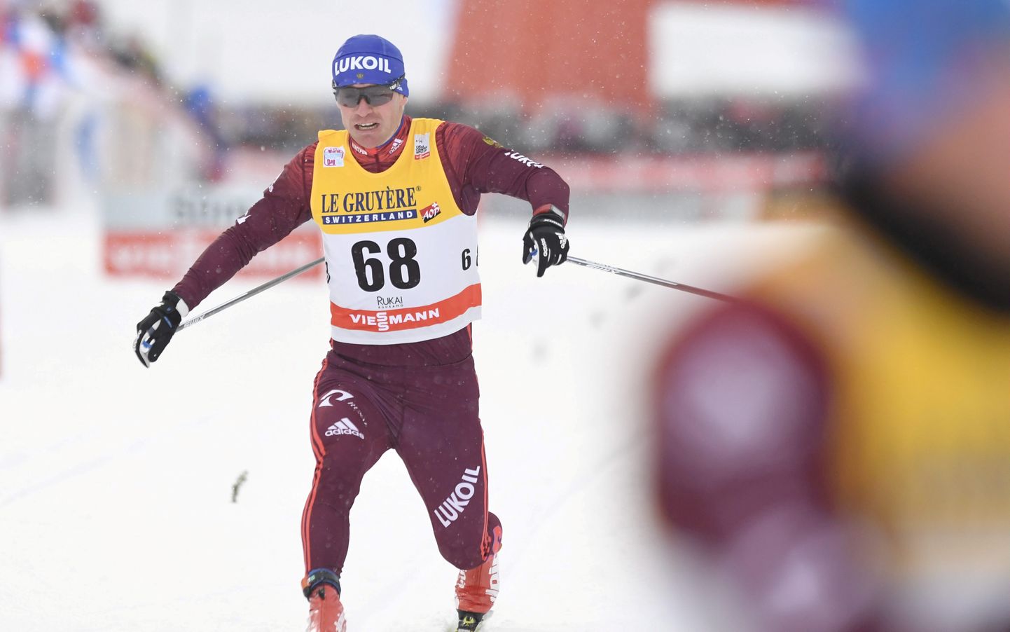 Максим Вылегжанин на альтернативных Играх в 400 километрах от Архангельска лишь в одной гонке показал класс, в остальных, неприглашенный МОК на Олимпиаду в Корею лыжник, отбывал номер.
