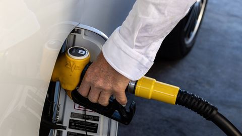 Valdība atbalsta degvielas tirgotāju solidaritātes maksājuma ieviešanu