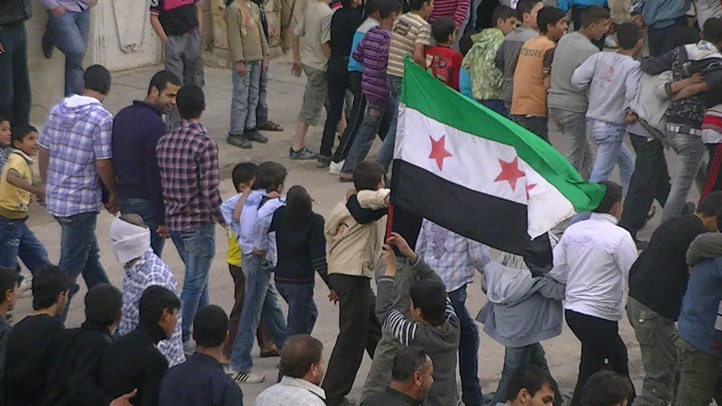 Протестующие в Сирии