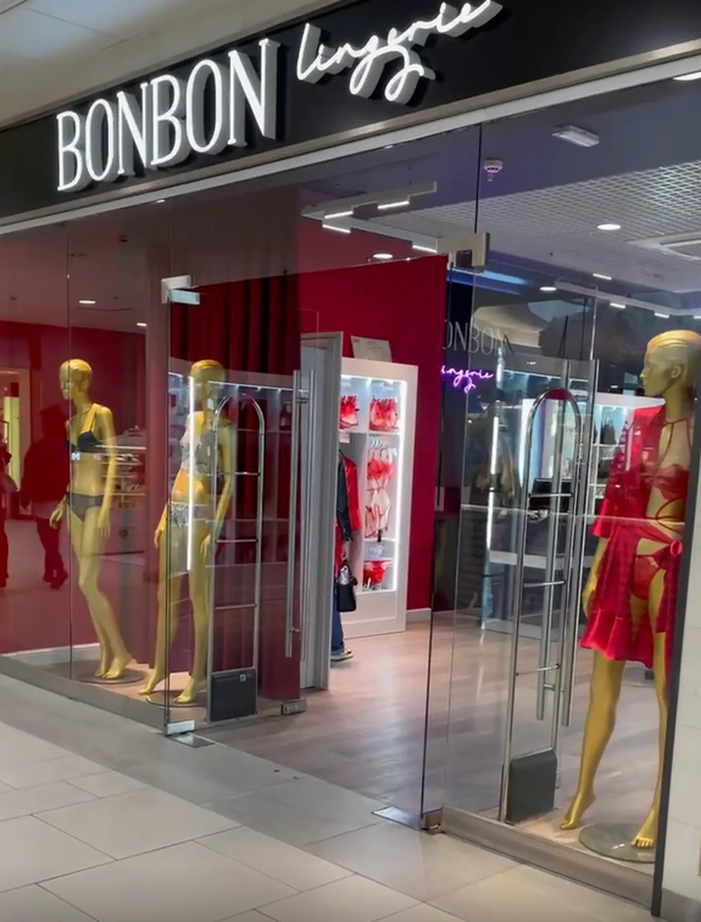 Магазин BonBon lingerie в Санкт-Петербурге.