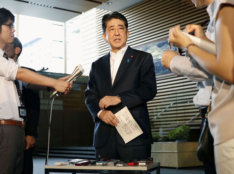 Jaapani peaminister Shinzo Abe täna meediale avaldust tegemas.