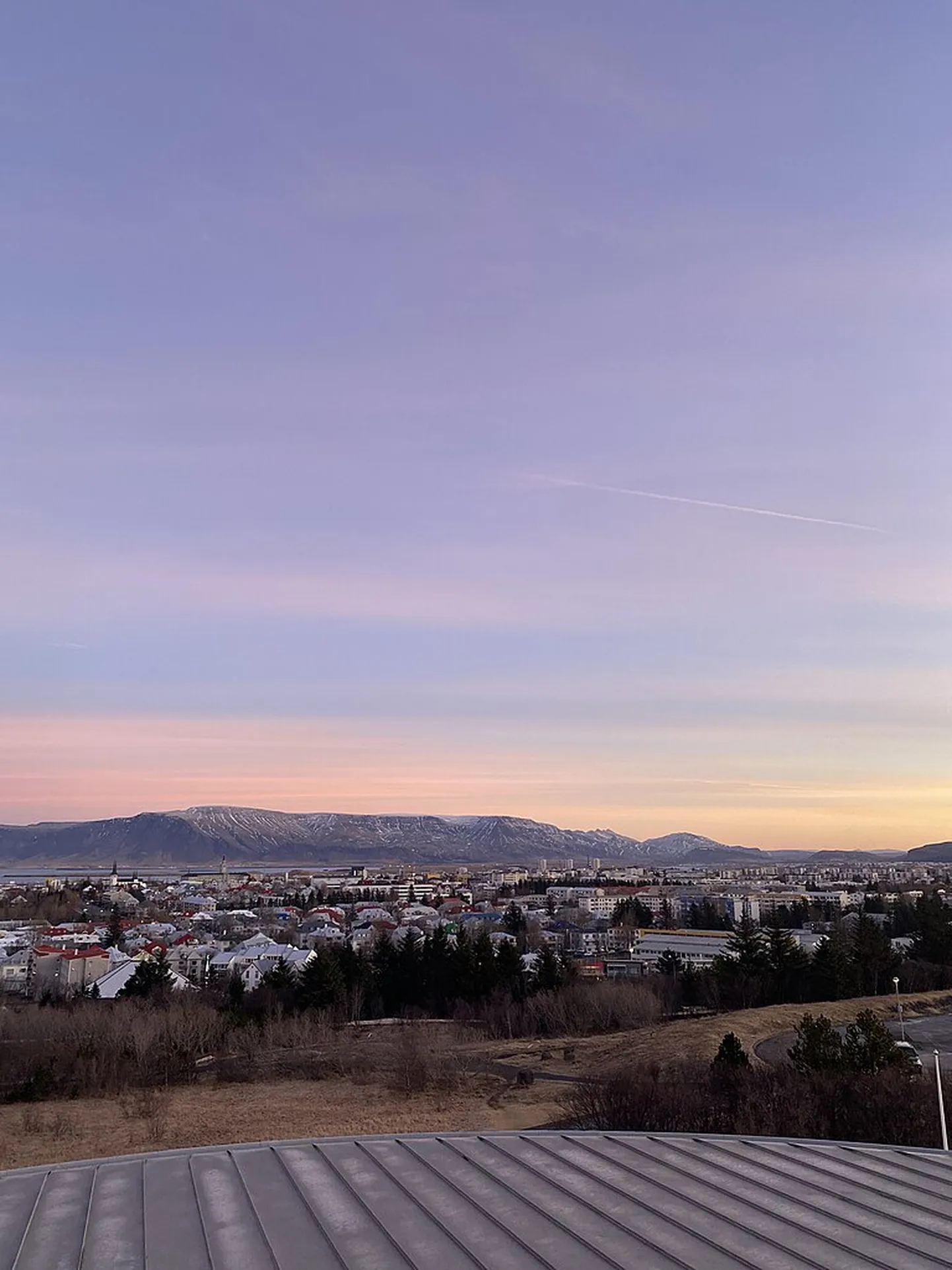 Päikseloojang Reykjavikis.