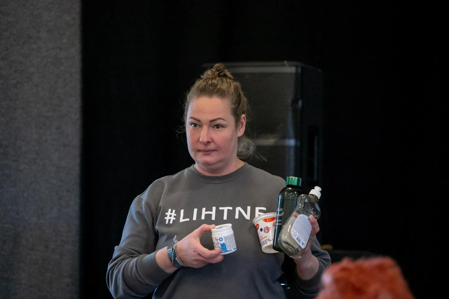 Gaili Eding teatab, et kollasesse kotti ja segapakendi konteinerisse tohib ühte panna nii plastpudelid, metalltopsid kui ka klaaspurgid. Osa avalikke konteinereid on aga mõeldud vaid kindlat liiki pakendijäätmetele, näiteks üksnes klaasile.