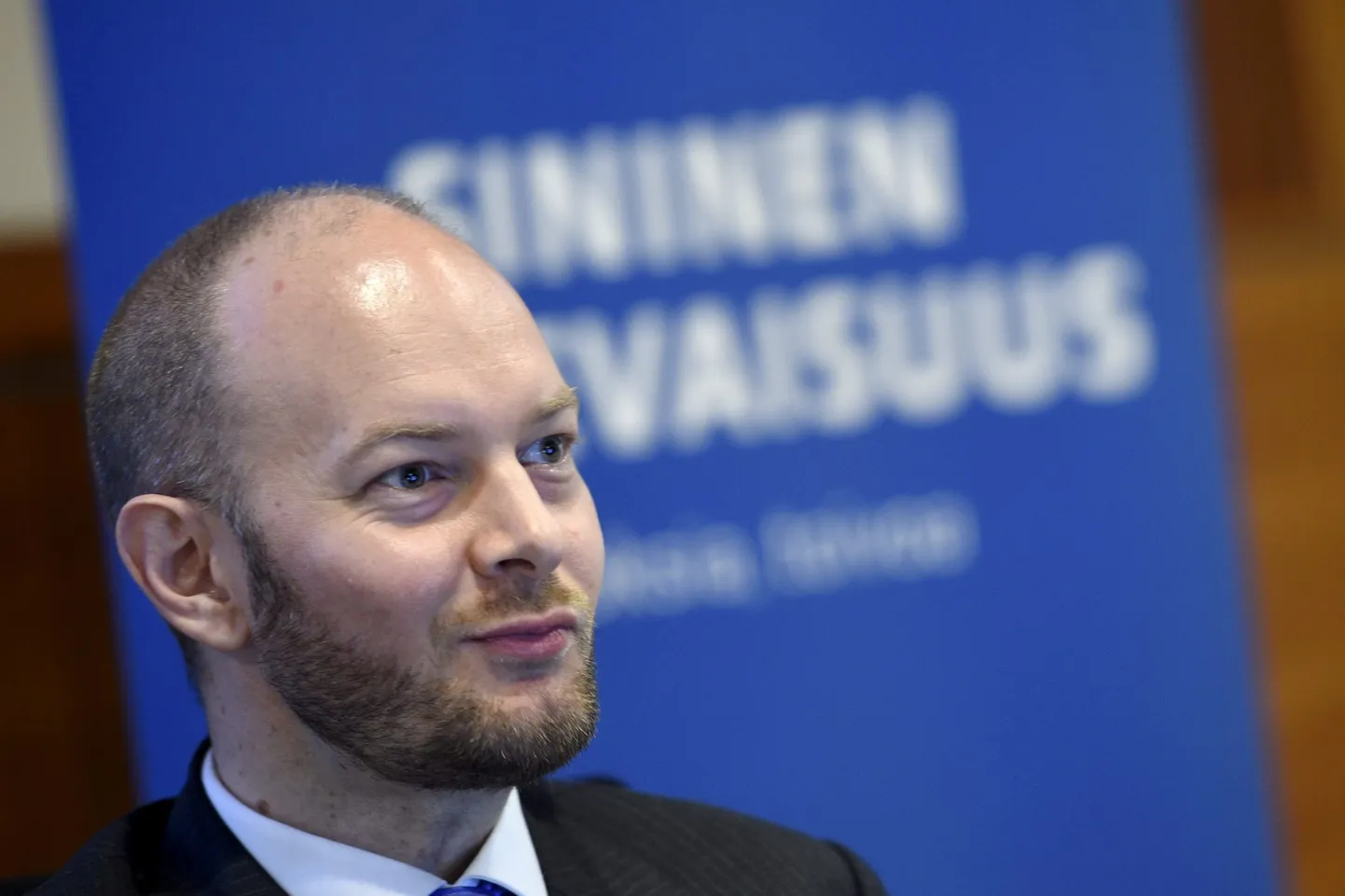 Erakonna Sinise Tulevik esimeheks on Juha Sipilä valitsuse Euroopa-, kultuuri- ja spordiminister Sampo Terho.