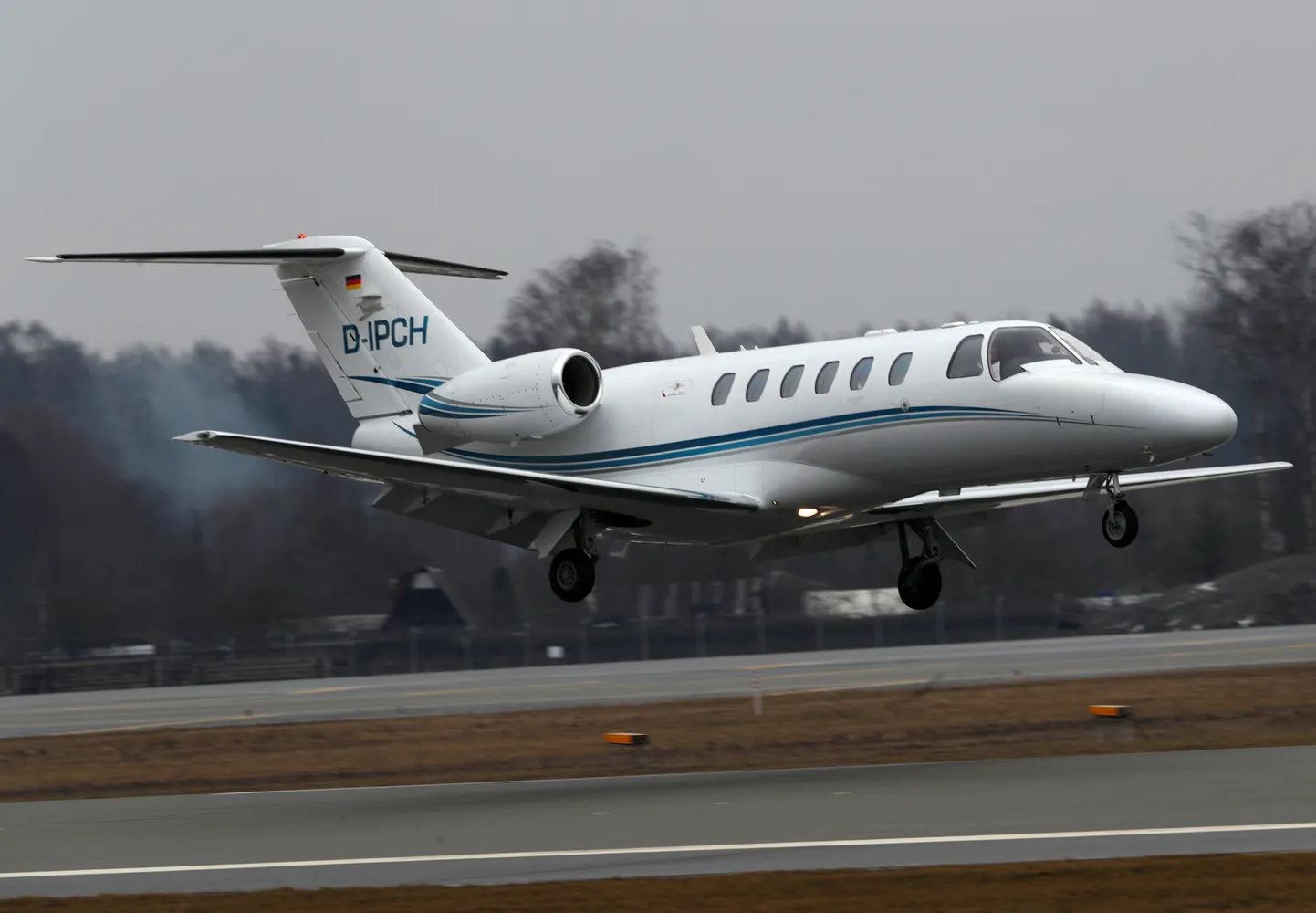 Väikelennuk Cessna.