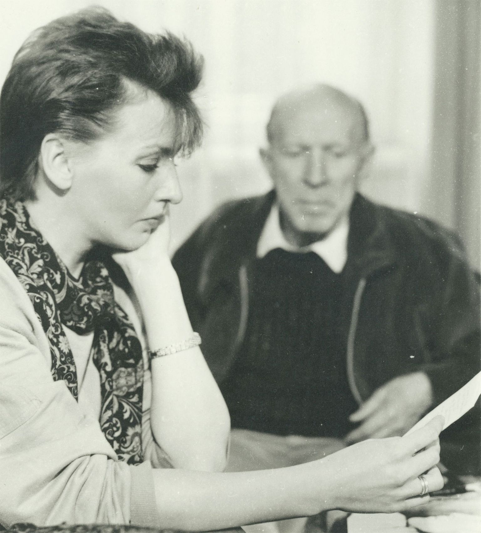 Kurts Fridrihsons kopā ar rakstnieci Gundegu Repši.