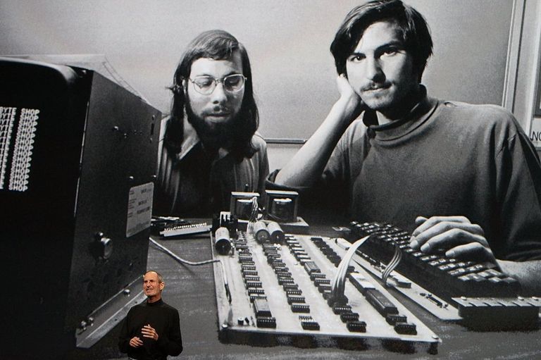 Стив Джобс и Стив Возняк.