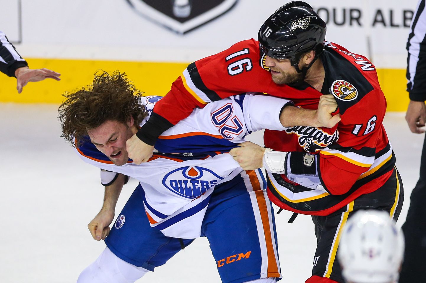 Kanada jäähoki tippmeeskondade Calgary Flamesi ja Edmontoni Oilersi vahel läheb sageli rusikatega arvete õiendamiseks.