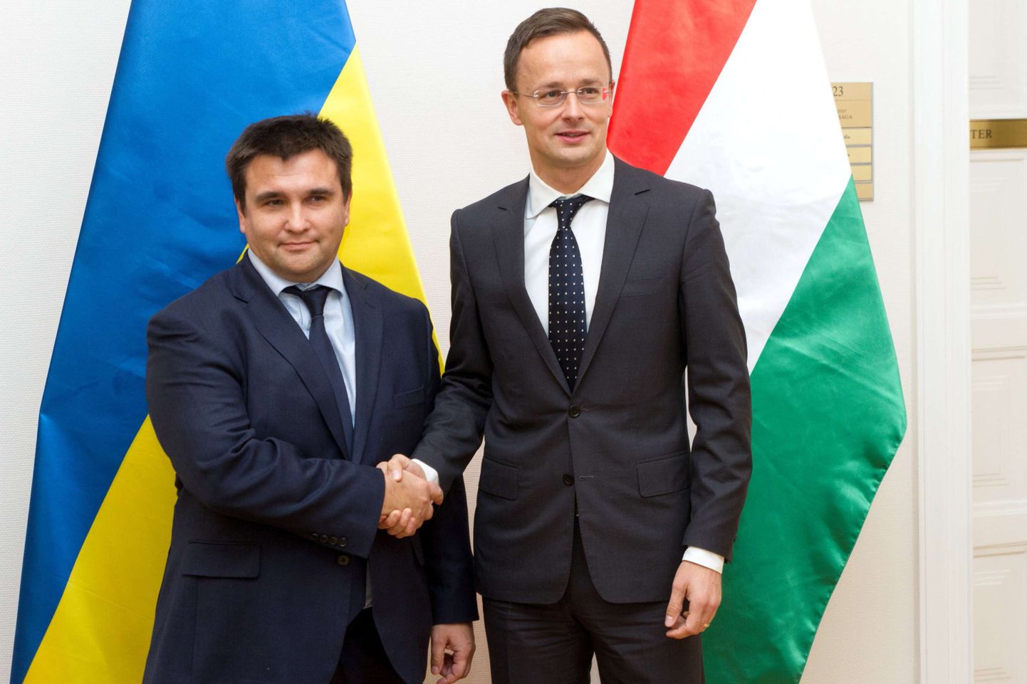 Ukraina välisminister Pavlo Klimkin (vasakul) ja Ungari välisminister Péter Szijjártó.