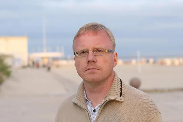 Andrus Kallastu stipendium kulub heliteose loomisele ja ettekandmisele.
