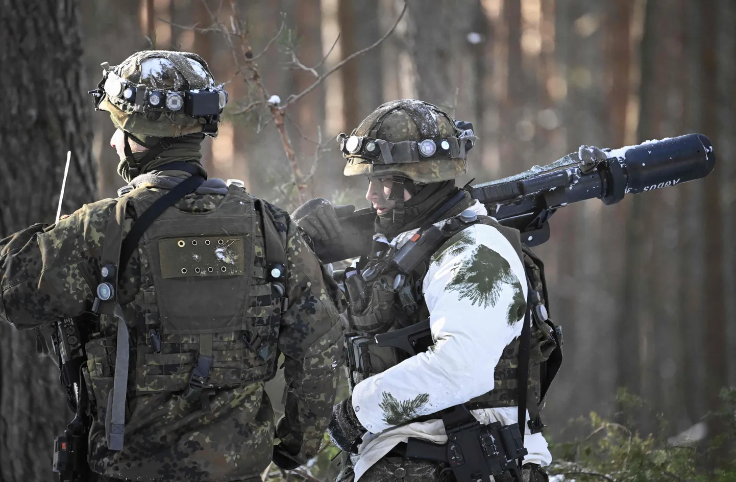 Военные НАТО.