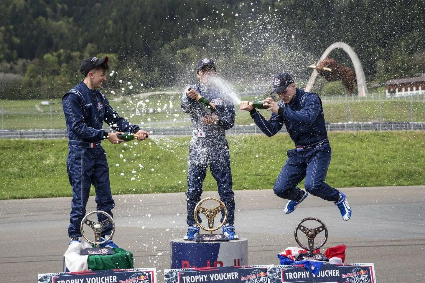 Red Bull Kart Fight

2014. aasta rahvusvahelise finaali võitja Makoto Kubo Jaapanist