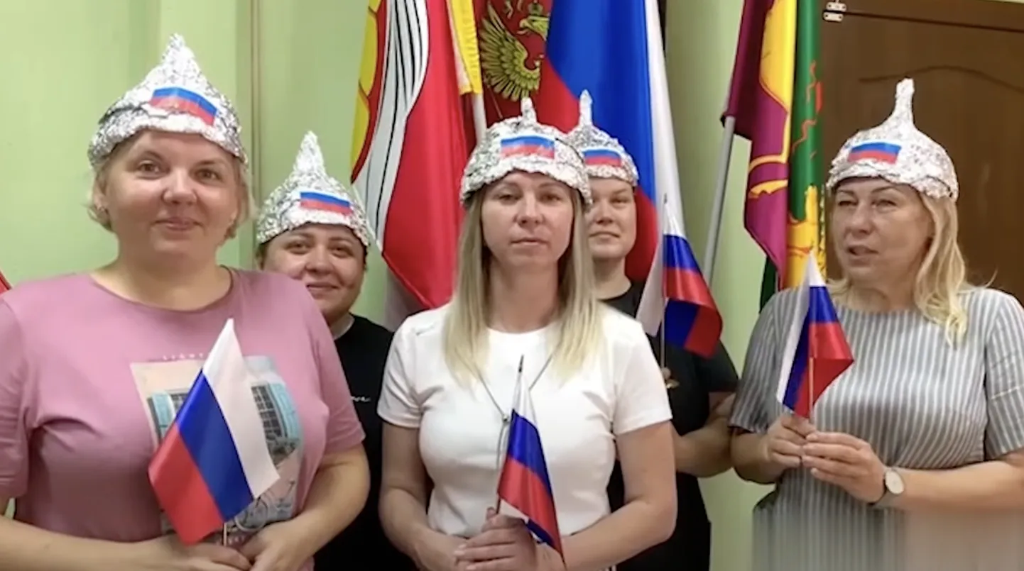 По словам Бохана, в итоге на его пранк попались семь школ.