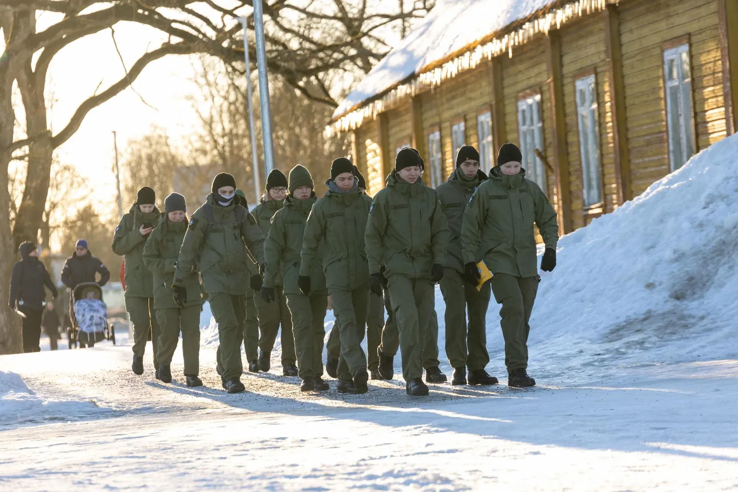 Kaitseliidu Viru maleva noorliikmed.