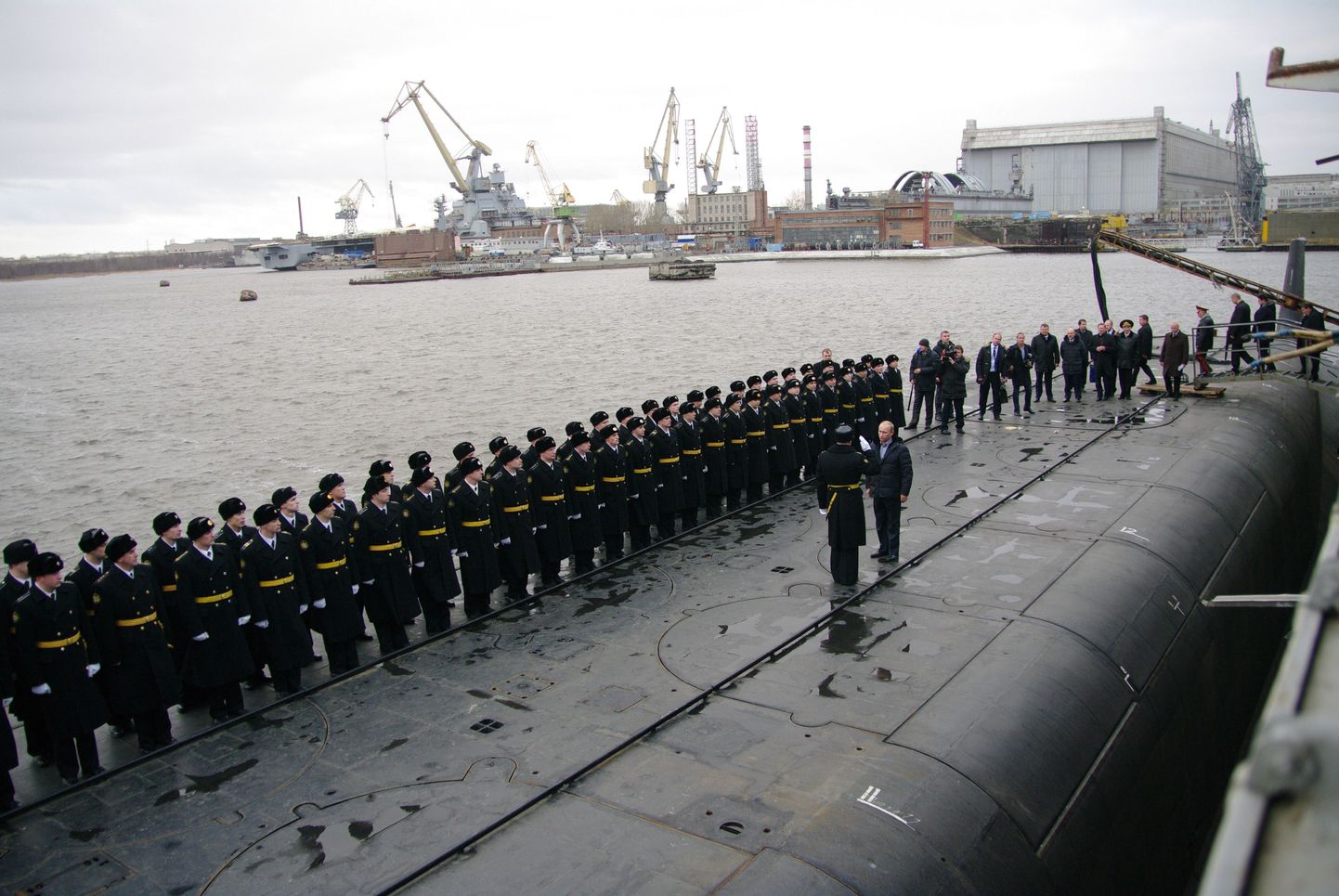 Aleksandr Nevski meeskond 2011. aastal Venemaa president Vladimir Putinit tervitamas.