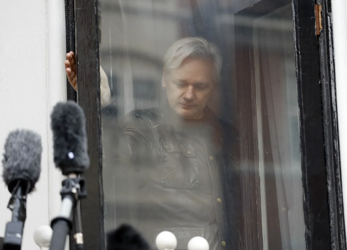 Julian Assange.