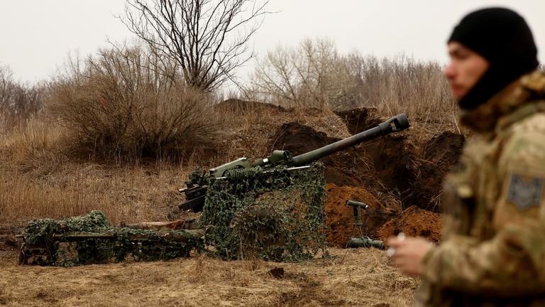 Украинский солдат под Бахмутом.