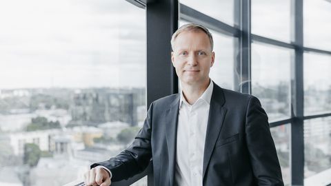Eesti pensionär töötab sageli rahapuuduse tõttu – fondijuht näeb lahendusena suuremat panustamist pensionisammastesse