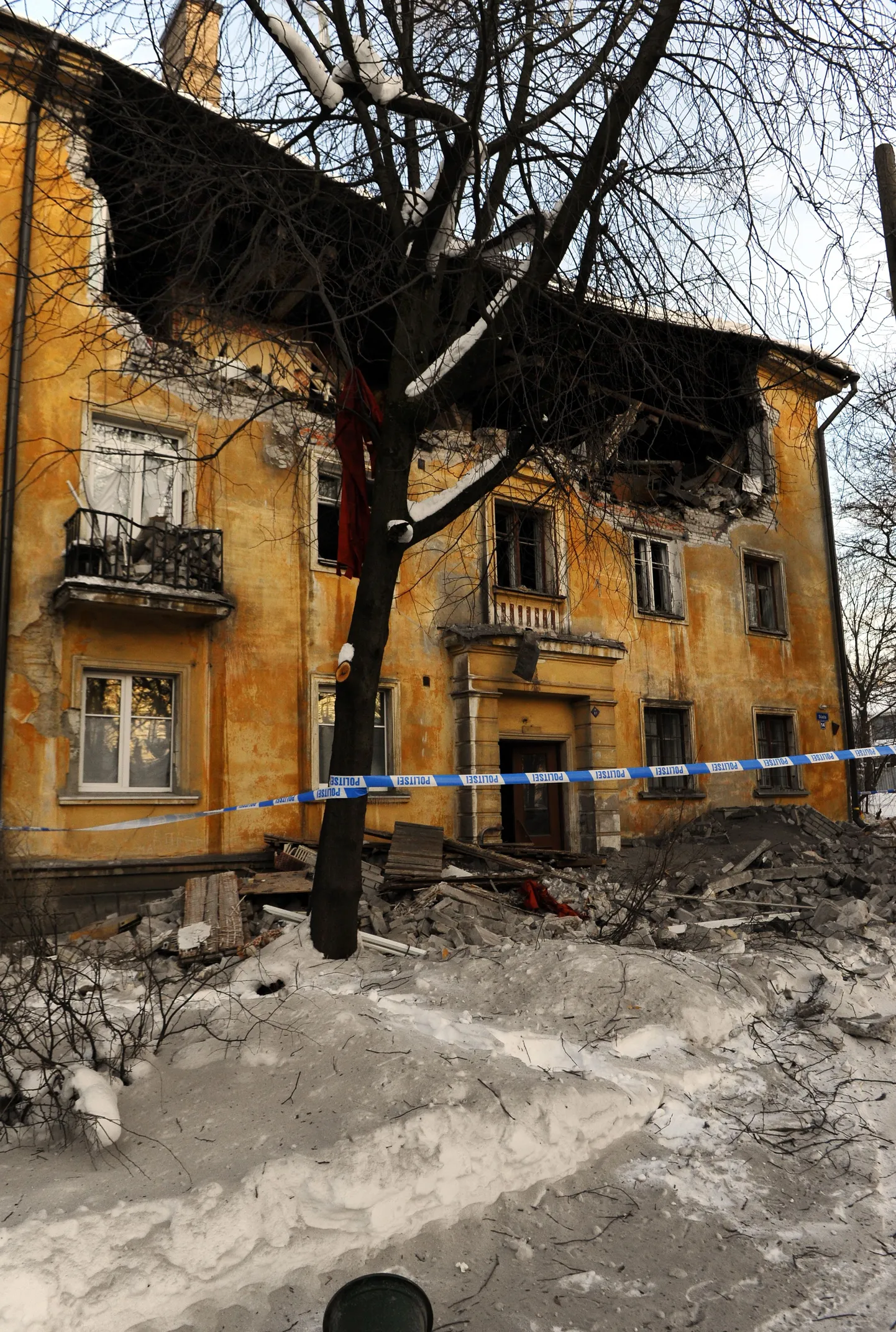Дом на улице Сюста, где произошел взрыв.