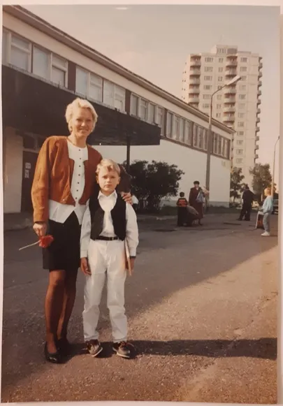 Autor ise oma kõige esimesel 1.septembril aastal 1993