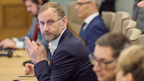 NA prasa Švinkam skaidrot pasažieru pārvadājumus uz agresorvalstīm