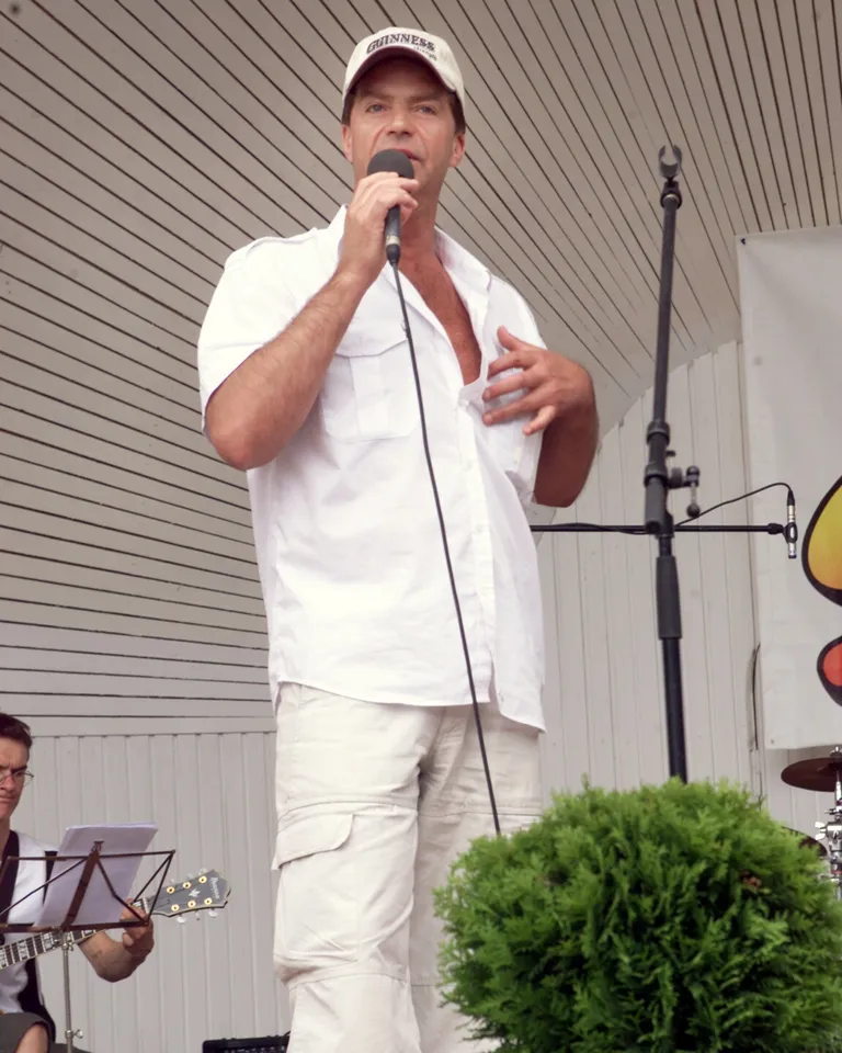 Valgre festival Pärnu kuursaalis 2003. aastal.