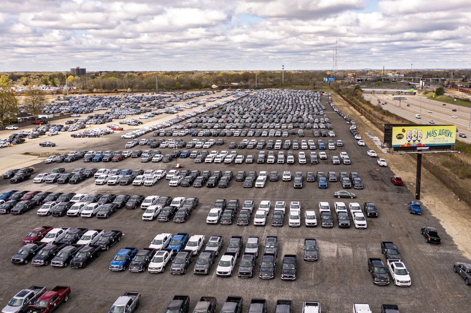 Uued kuid kiipideta Ford F-150 pikapid Detroitis maantee veeres käesoleva aasta 17. aprillil.