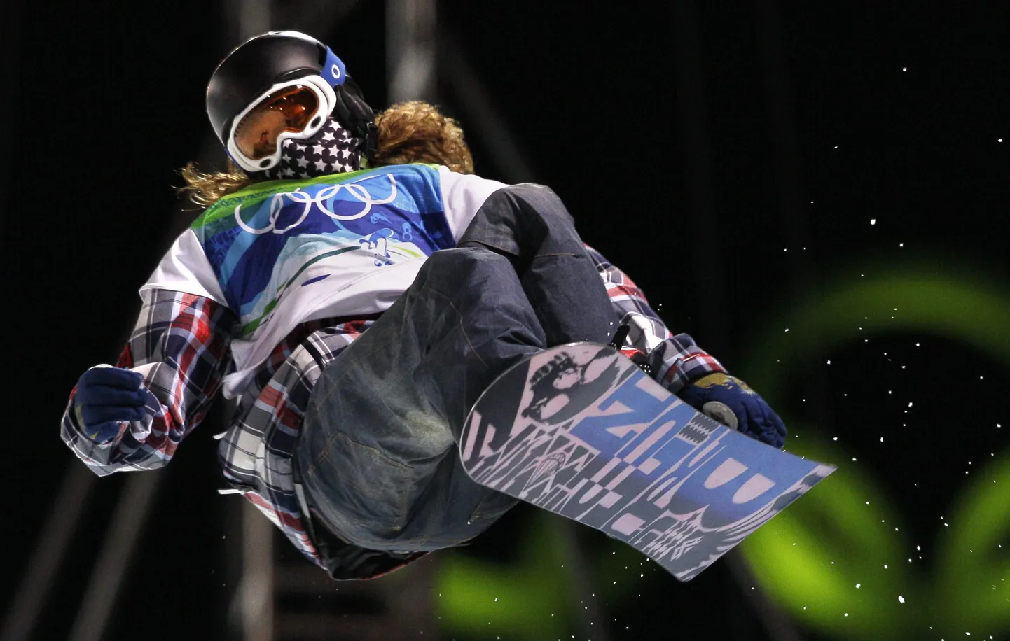Torino olümpiavõitja ameeriklane Shaun White võidutses ka Vancouveris.