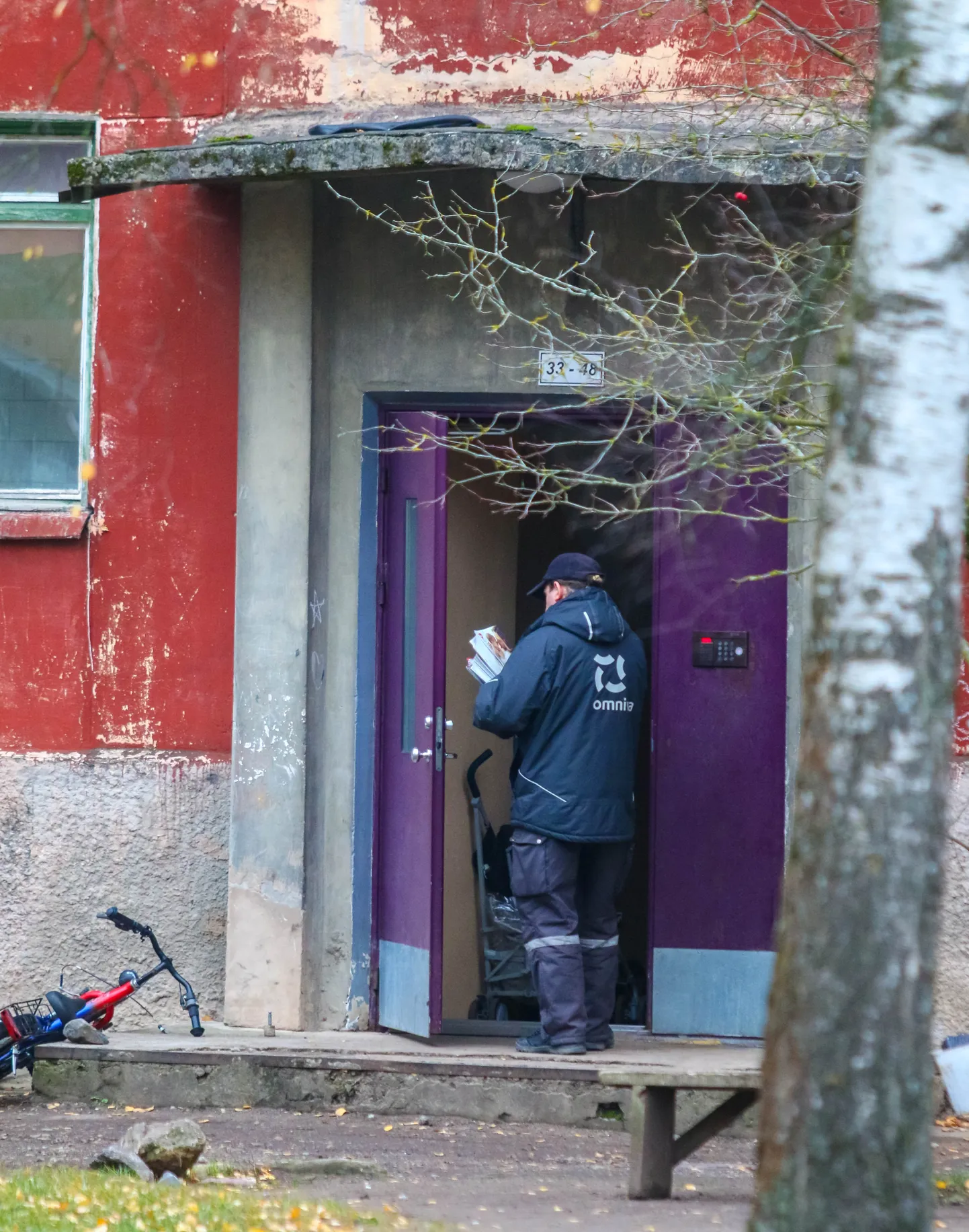 Omniva kirjakandjad hakkavad homsest ka Viljandis lehti laiali vedama.