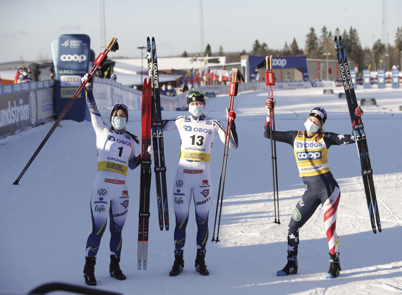 Naiste sprindi esikolmik: Johanna Hagström (vasakult), Maja Dahlqvist ja Jessie Diggins.