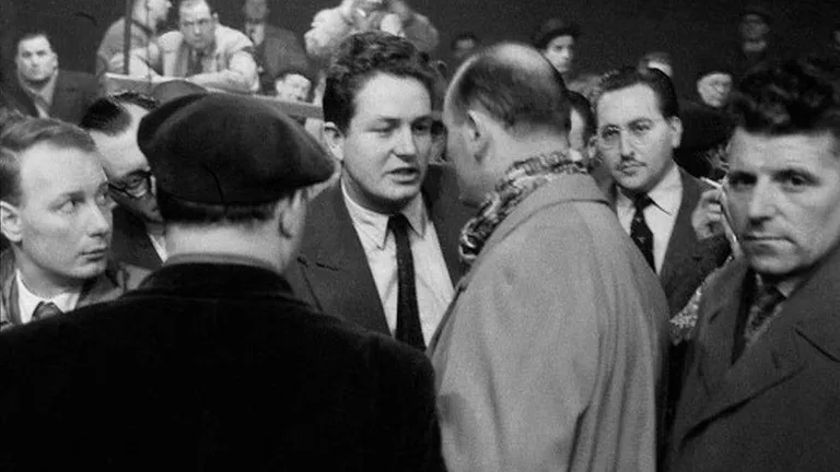 Ле Пен начал политическую карьеру в 1956 году в рядах партии Пьера Пужада.