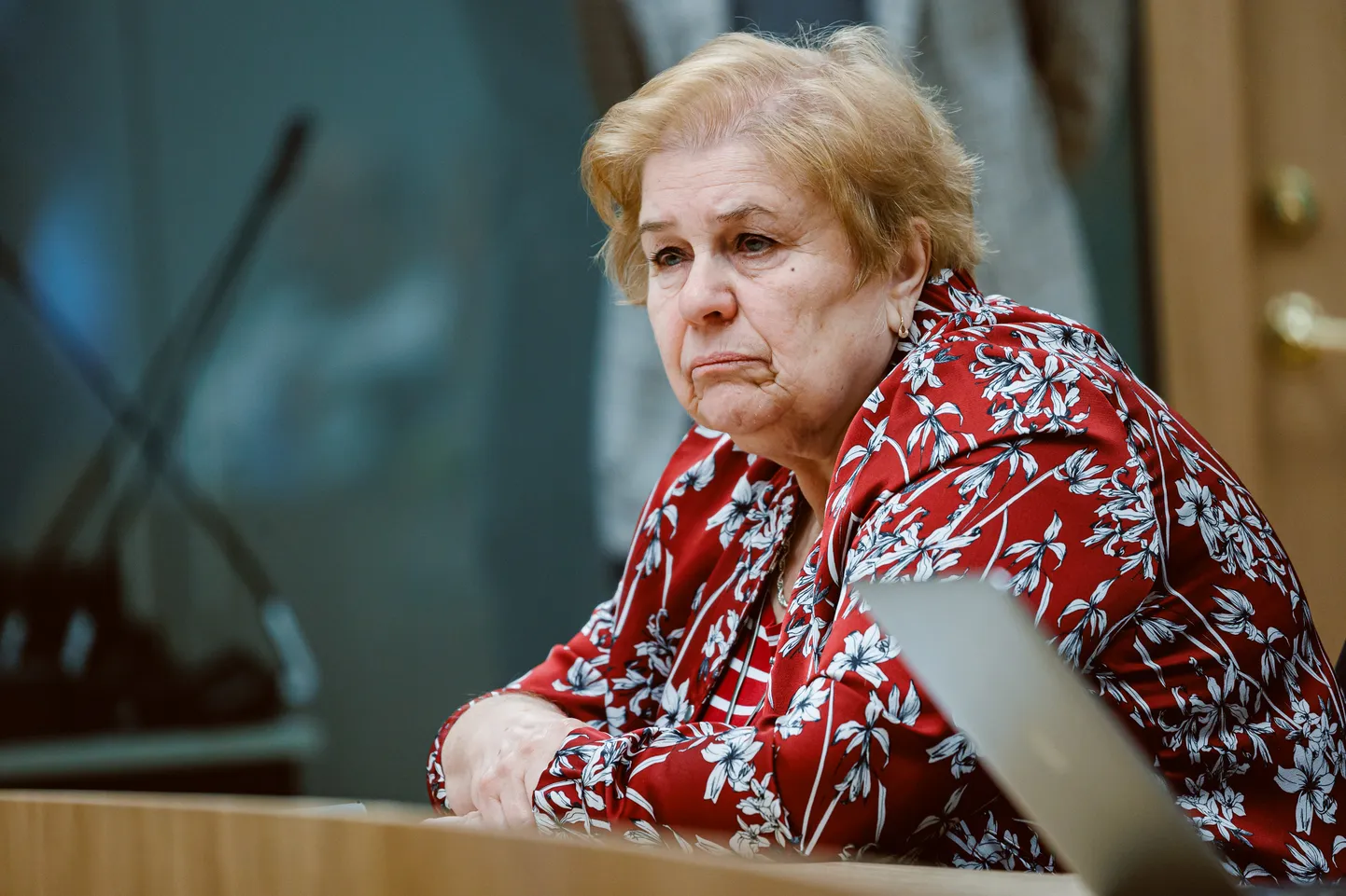 Jelizaveta Tšertova Narva linnavolikogu istungite saalis.