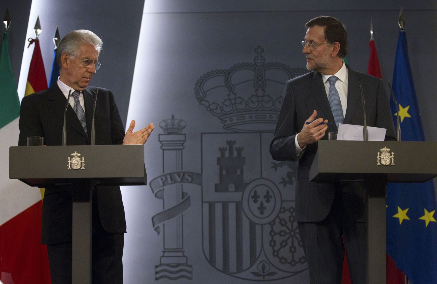 Hispaania peaminister Mariano Rajoy (paremal) ja Itaalia ametikaaslane Mario Monti.