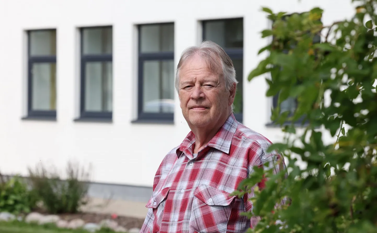 Evald Raidma elab aastast 2009 Aakres, mille rahvamajas (pildil tagaplaanil) on tema juhendada segakoor U-tuur.