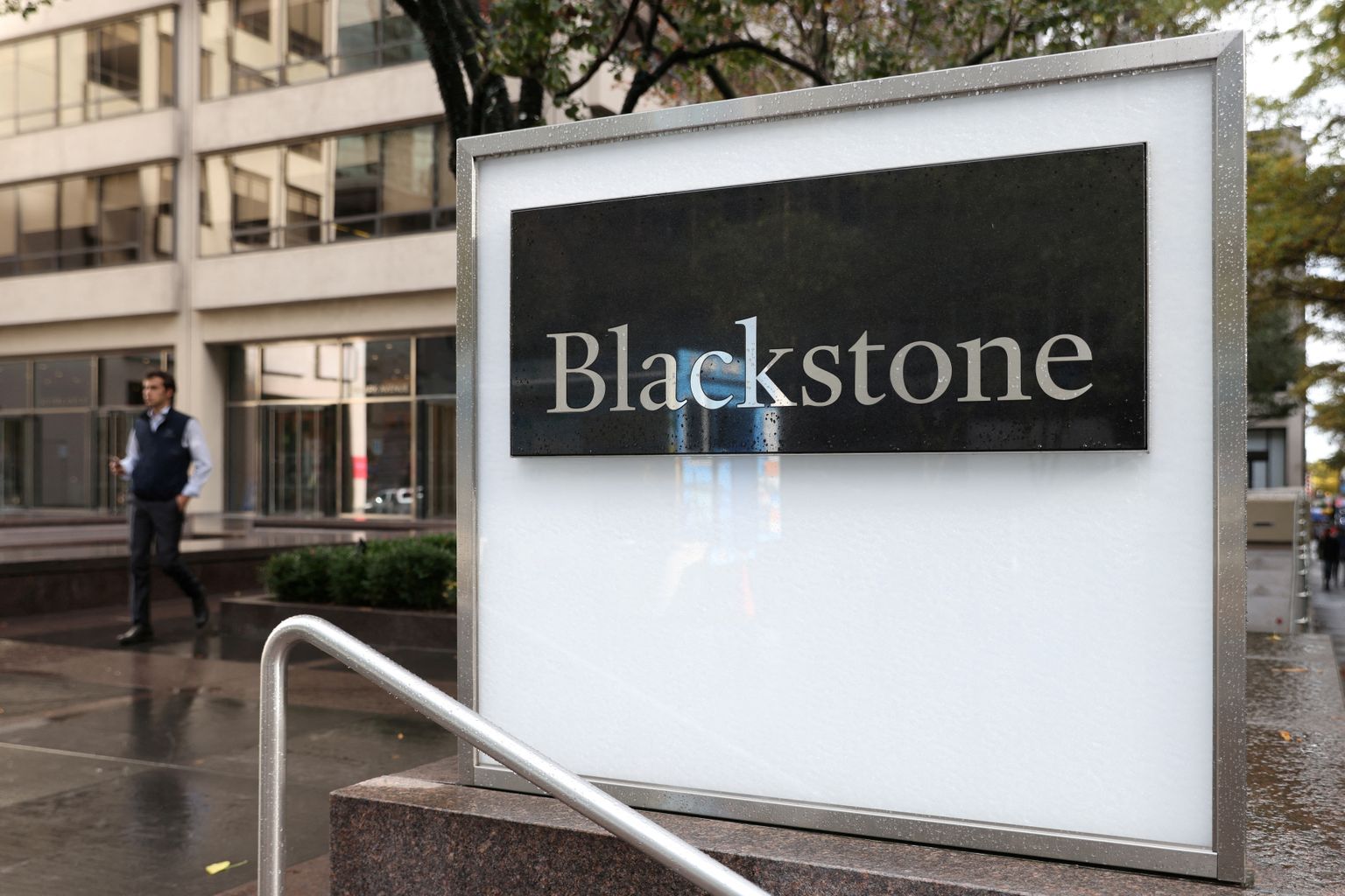 Blackstone'i kinnisvarafondi tabas suur raha väljavool