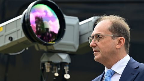 Germany raises terror threat level, prepares for spy reform